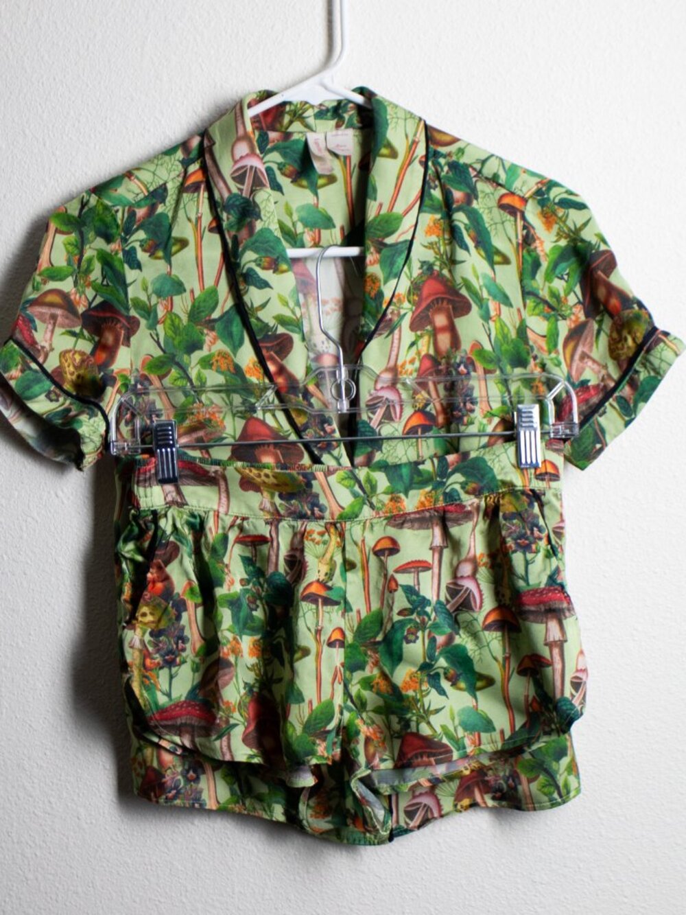 Anthropologie Lyrebird Mushroom Print Satin Pajama Set XXS